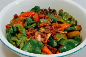 教你在家腌辣椒，2个小时就能吃，方法简单，脆爽开胃7天不坏视频封面