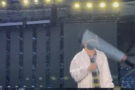 薛之谦成都演唱会取消完整版，老薛最后跪下啦