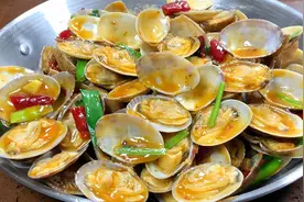 炒花甲不要焯水和直接下锅炒，教你正确做法，鲜嫩多汁干净无沙