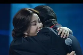 你知道吗？女人摸男人的脸意味深长。