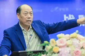碧桂园创始人杨国强罕见公开露面，传其卖私人飞机还债！视频封面