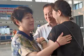 又到分别的时候，离开皖北县城，和爸妈开心告别。继续北漂生活！视频封面