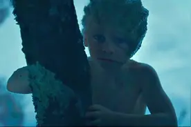 “地球上出现一种全新的病毒，被感染的人会逐渐变成动物！”视频封面