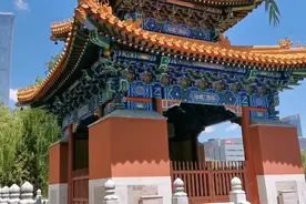 三环边上这个公园越来越漂亮了，现在实行24小时开放，闭园不静园