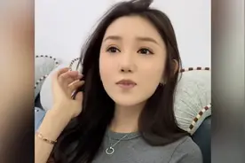 女领导喝多了，我送她回家视频封面