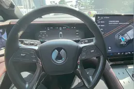 33万的车就有这种功能，腾势给你的体验绝对想象不到视频封面