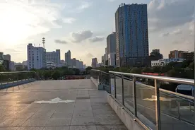 下午16点：江西吉安火车站，怎么变成这样子了，真的不敢相信