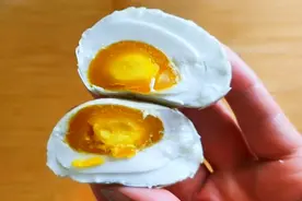妈妈几十年腌制咸鸭蛋经验，百分百起沙流油 ，方法非常简单易学
