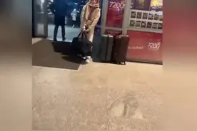 被彩礼逼成啥样了，35岁1米6江西小伙，跟波兰女友网恋2个月奔现