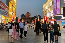 逛银川，从南门楼到鼓楼南街，市区最繁华热闹的地段之一