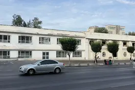 乌鲁木齐幸福路又有新动作，动工了，希望美食街重回巅峰！视频封面