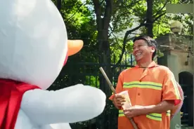 被蜜雪冰城最新这支品牌广告感动了！我们一直重视：爱与平等