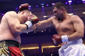 遗憾！张志磊vs卡巴耶夫6回合精华全收录，重击读秒展示中国力量视频封面