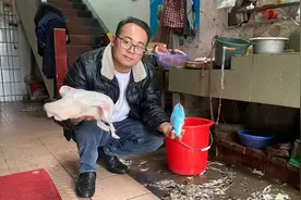 老人传下的土方法，只需用到厨房一物，拔鸭毛就像脱衣服一样快视频封面