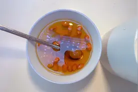 晚上焖一杯桂圆水，第二天早上就可以喝到啦，补气安神有活力！视频封面