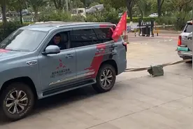 北京BJ60拔河挑战坦克500Hi4T，两个司机上头了？究竟谁赢了