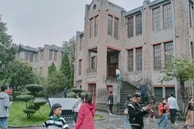 西安事变，停止内战，逼蒋抗日