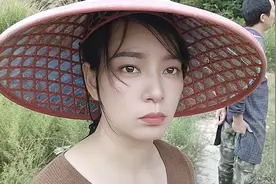 网友定了一只狮头鹅，小伙到山里直接懵了，10斤的大鹅飞了？视频封面