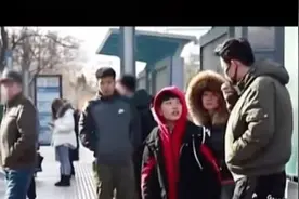 拐小孩测试路人反应，东北人真实反应大揭秘！视频封面