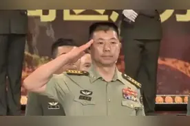 祁发宝从士兵到副司令，从农村到阿里边疆，荣誉都在胸前六排勋表视频封面