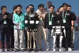 创造历史！全球首个人形机器人半马冠亚季军揭晓！视频封面