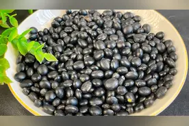 黑豆以后这样吃，比补药还补，我80岁爷爷1周吃3次，精神足身体棒视频封面