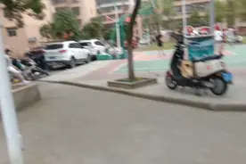 停停走走追忆美好的时光 ，却有人在回忆里迷茫 看透人世间的悲凉视频封面