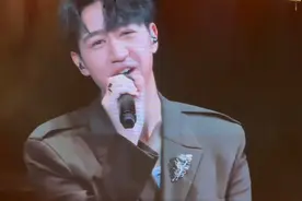 #上热门 #音乐现场 #冯允谦