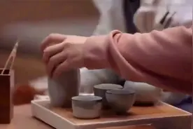 王楚钦太逗了！拿百万奖金被问最想和孙颖莎做什么，回答笑翻全场