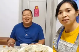 东北媳妇用秋后的婆婆丁和猪肉一起和馅包饺子，馅大皮薄，嘎嘎香