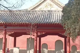 古色古香的红墙绿瓦，尽显皇家气派！