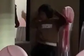 先天DJ圣体，一夜爆红的跳舞小女孩。