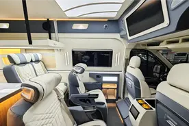 福特T8房车出新布局，2+2+2还带电动大吊床，配置丰富布局超靓眼