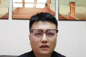 南医大女教师救人迟到遭罚后续来了，校方：罚的轻，追加停诊处罚视频封面