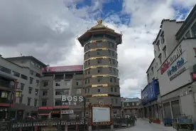 泡温泉逛步行街下午到达亚丁遗憾的是亚丁景区五色海和牛奶海关闭