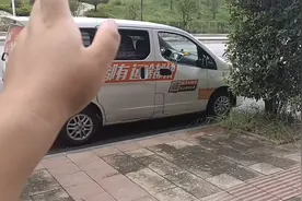 贵州面包车跑货拉拉遇到查车，处境跟二仙桥大爷一模一样