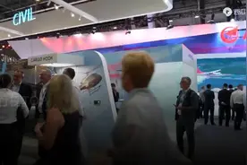 歼20亮相巴黎航展，外国网友评论视频封面