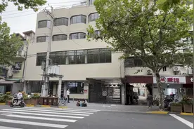 抗战时期上海汪伪特工总部76号，现在的路牌是万航渡路435号