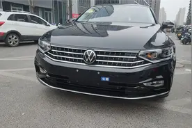 2023款大众迈腾实拍，330领先裸车价16万5，性价比太高了