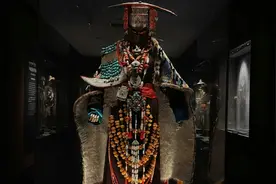 实拍藏民穿的衣服，一件衣服几千万，一颗珠宝价值上亿，太震撼了