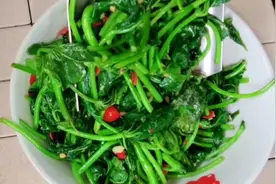 小炒红薯苗：口感鲜美，营养丰富，健康又美味！