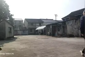 在外漂泊几十年，口袋还是没有钱！视频封面