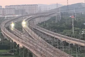 今天京沪标杆G21限速跨越徐州东南下，同样的距离侥幸多拍了几秒视频封面