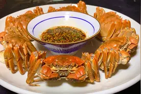 这才是清蒸大闸蟹简单又好吃的做法，蟹肉滑嫩，不流黄不断腿。