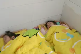 幼儿园小班孩子午休时间！🌹🌹🌹视频封面