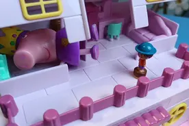 哈哈佩奇发现你了，快出来吧！视频封面