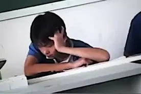 酷二狗“高中时迷倒千万少女"，现在的酷二狗开上了，法拉利跑车