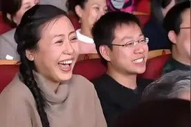 冯巩贾旭明小品《欢聚一堂》，新老搭档，精彩不断，爆笑来袭！视频封面