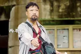 贾冰从一个大老板变成了精神病，流浪街头捡垃圾 太搞笑了！视频封面