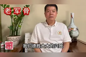 1955年军服里的船形帽，大家都不喜欢戴，3年后就换帽